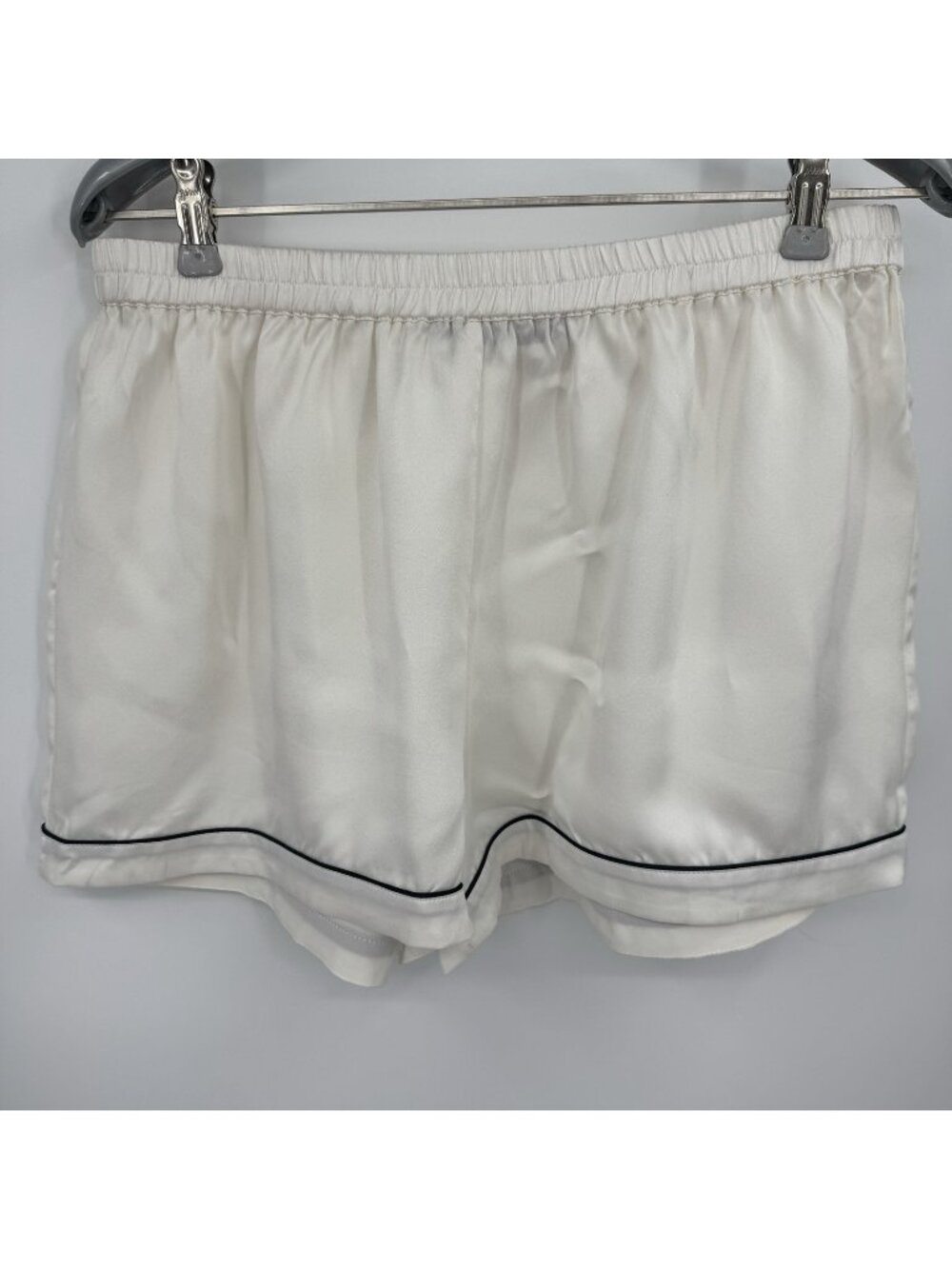 Quince White Washable Silk Pajama Shorts with Piping Size M Medium NWOT